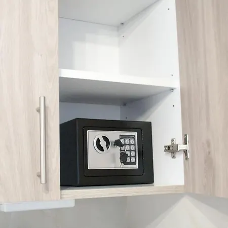 Apartman Mina's Spacious : June '23 Renovated *